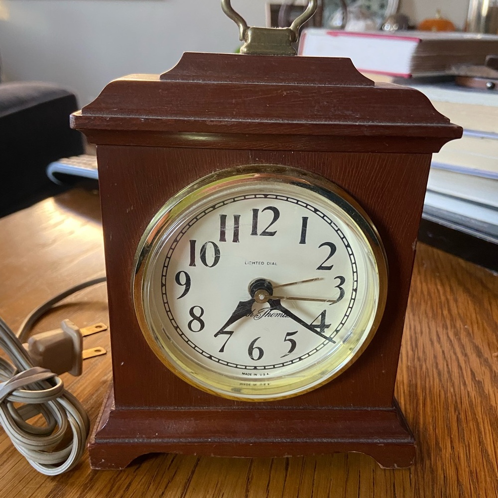Vintage Seth Thomas Mahogany Alarm Clock